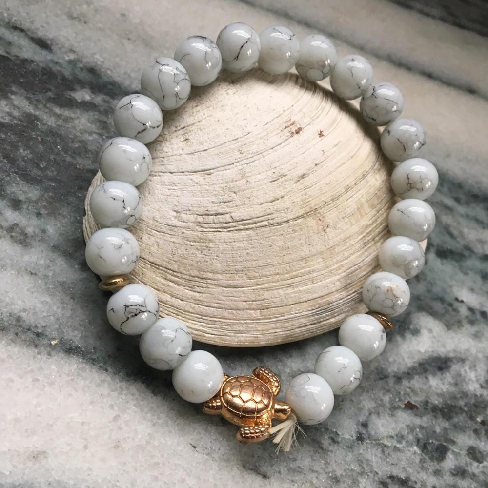 2 for $10 NWOT turtle of the sea marbled grey stone beaded stretched bracelet